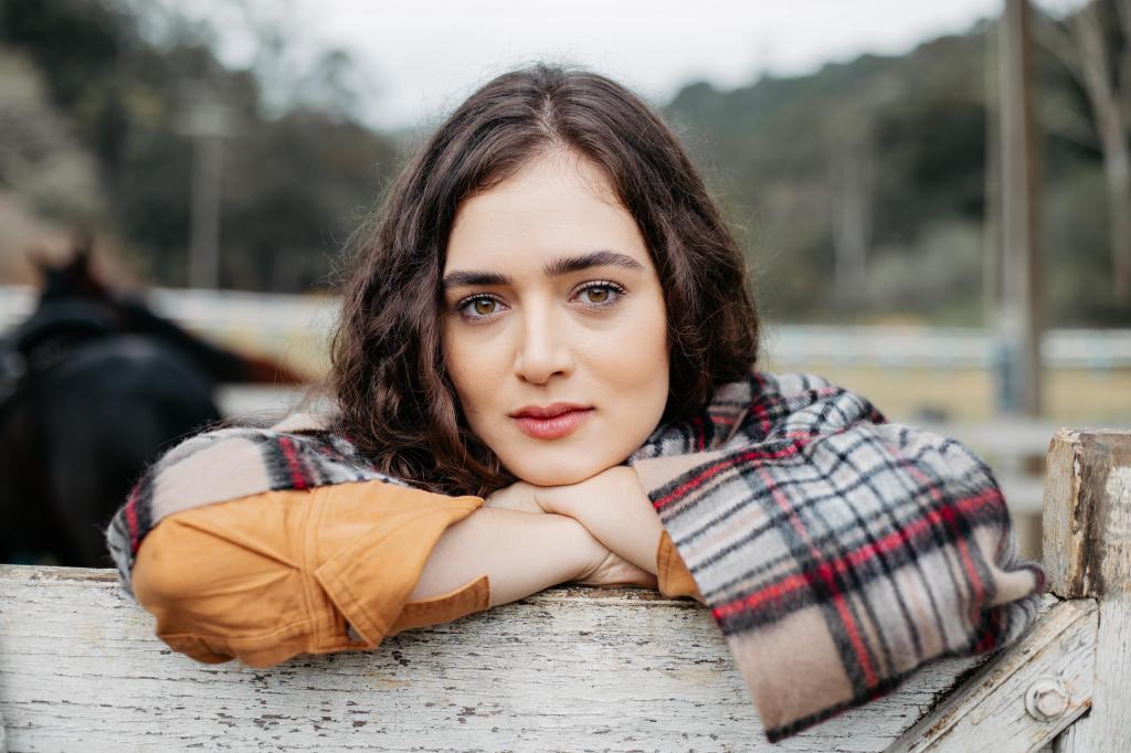 A atriz Emily Matte protagoniza e produz o filme “Não olhe pra&nbsp;trás”